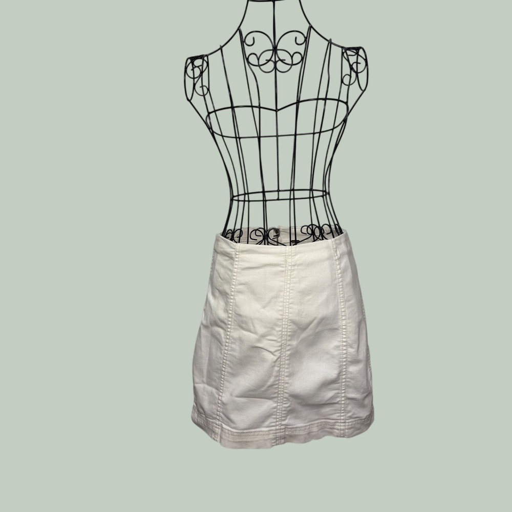 Free People Modern Femme Denim Mini Skirt Off White Cream Size 8 Seamed Zip Back